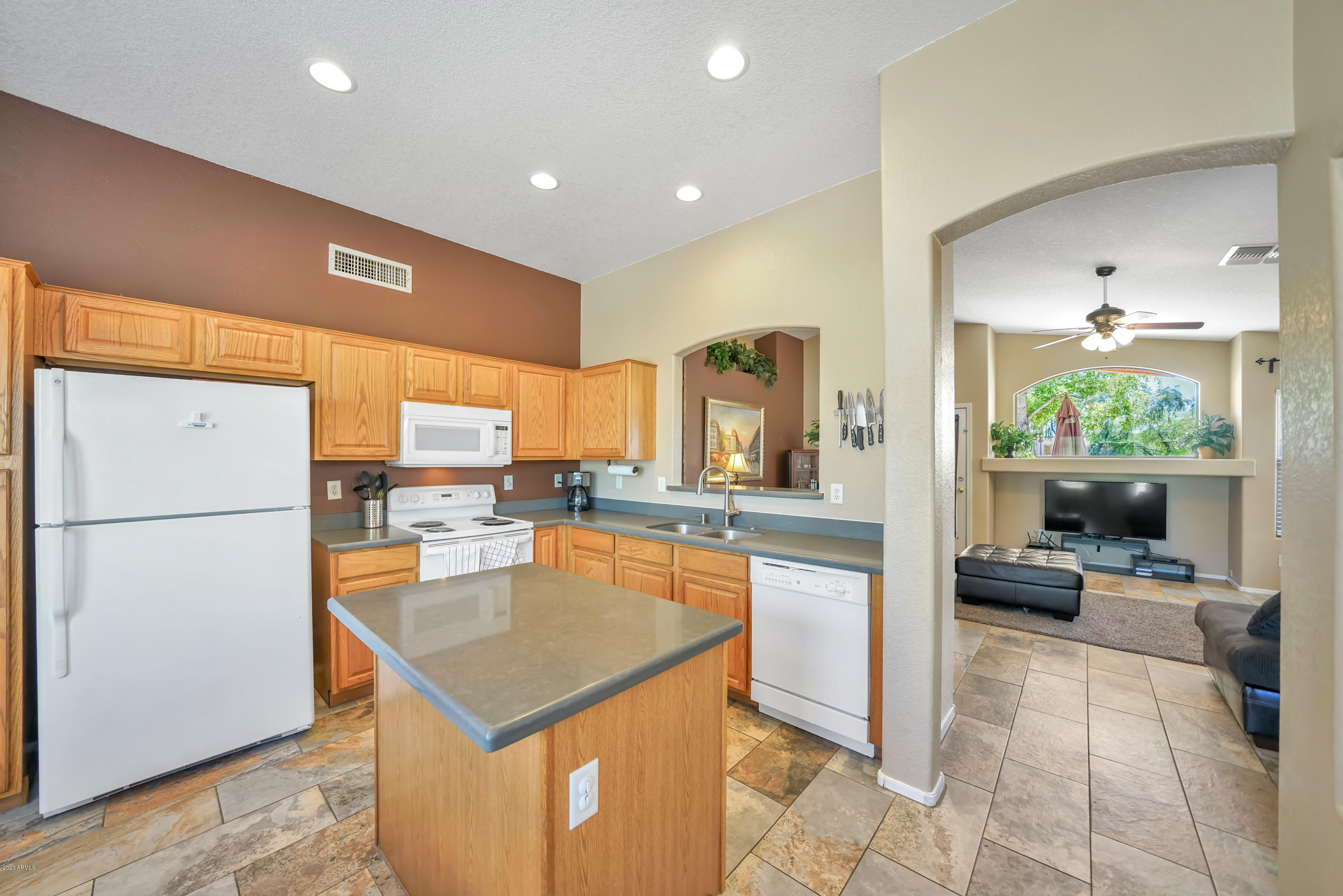 13343 West Boca Raton Road Surprise, AZ 85379 - Photo 12 of 27 DSC03470