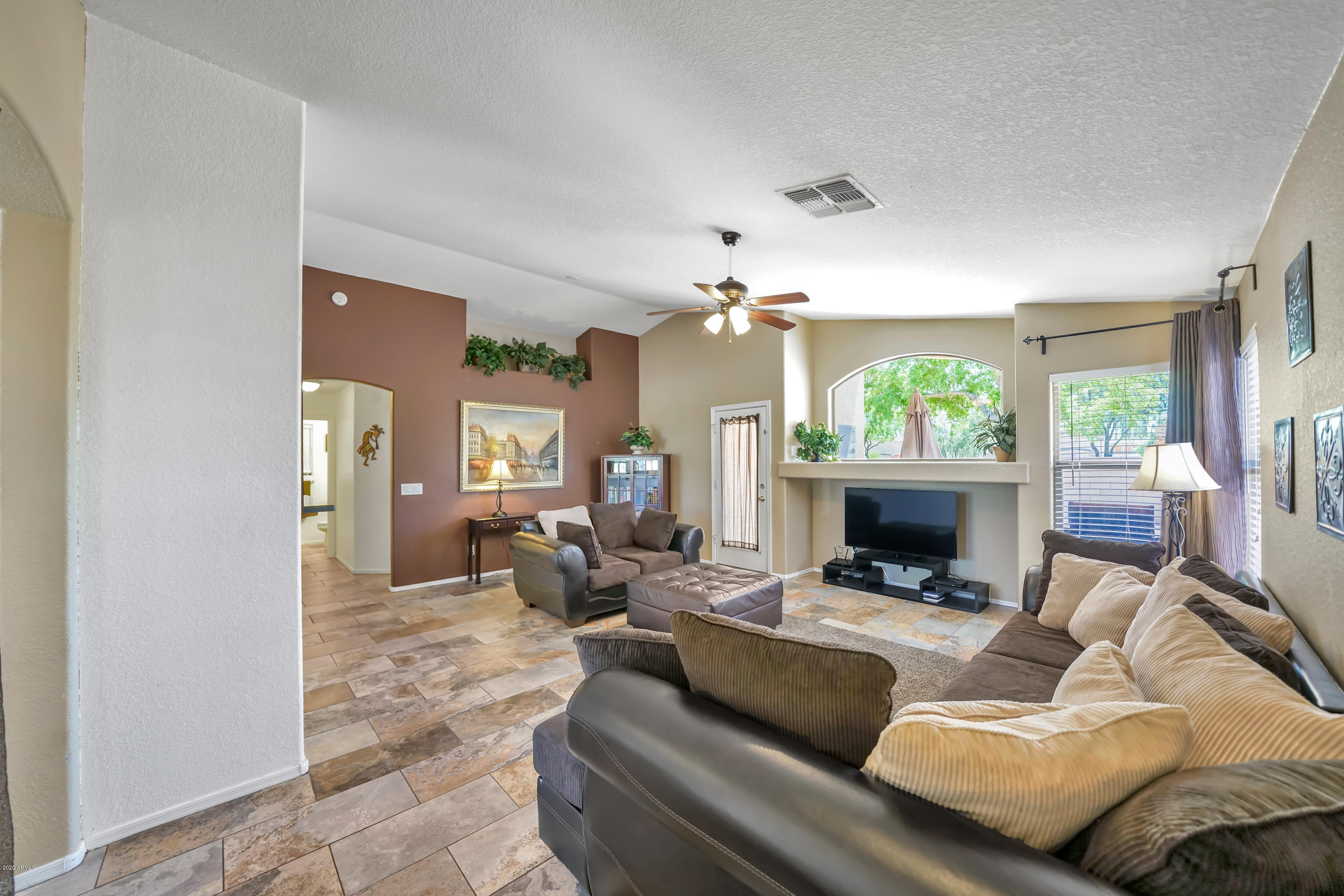 13343 West Boca Raton Road Surprise, AZ 85379 - Photo 3 of 27 DSC03449