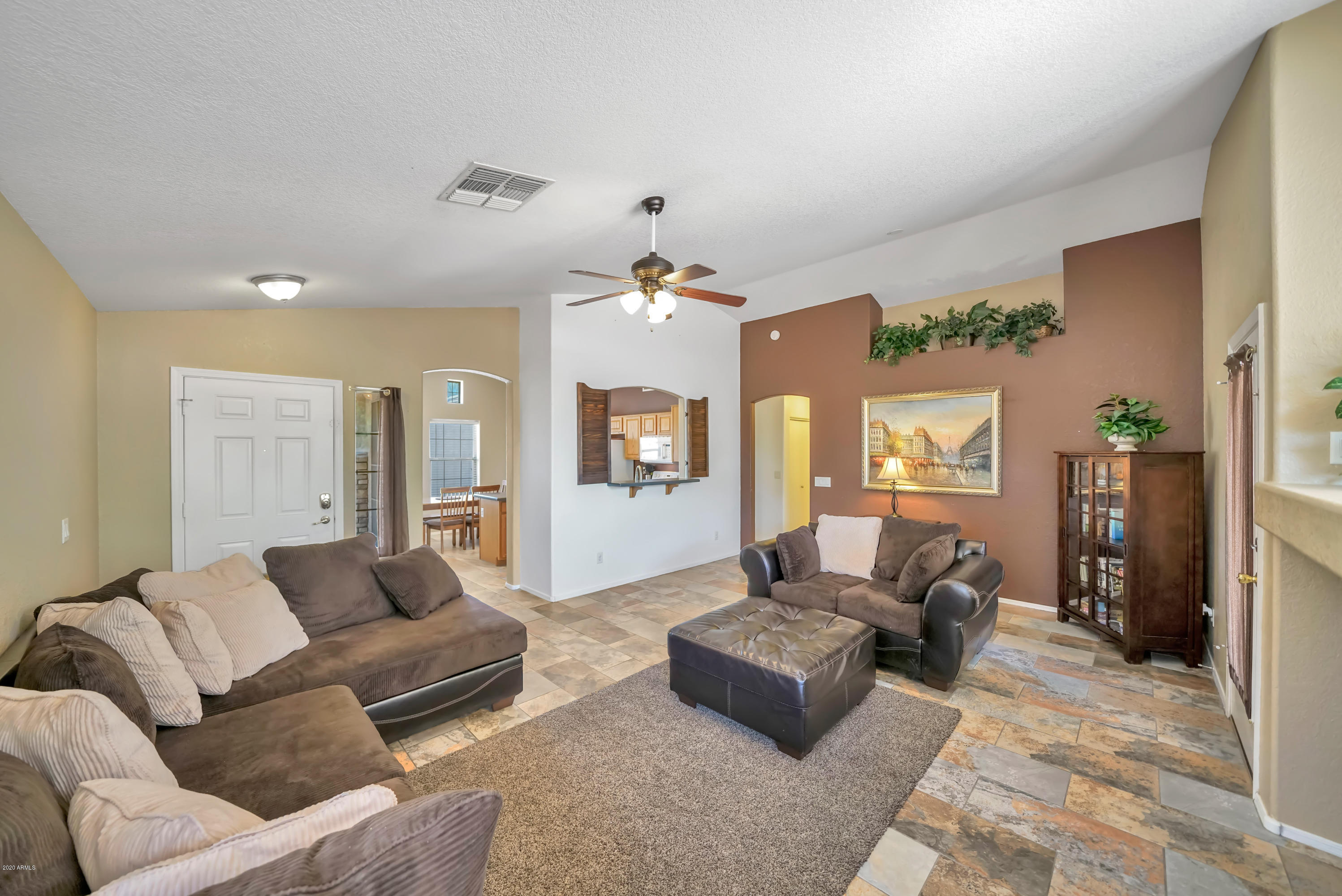 13343 West Boca Raton Road Surprise, AZ 85379 - Photo 4 of 27 DSC03451