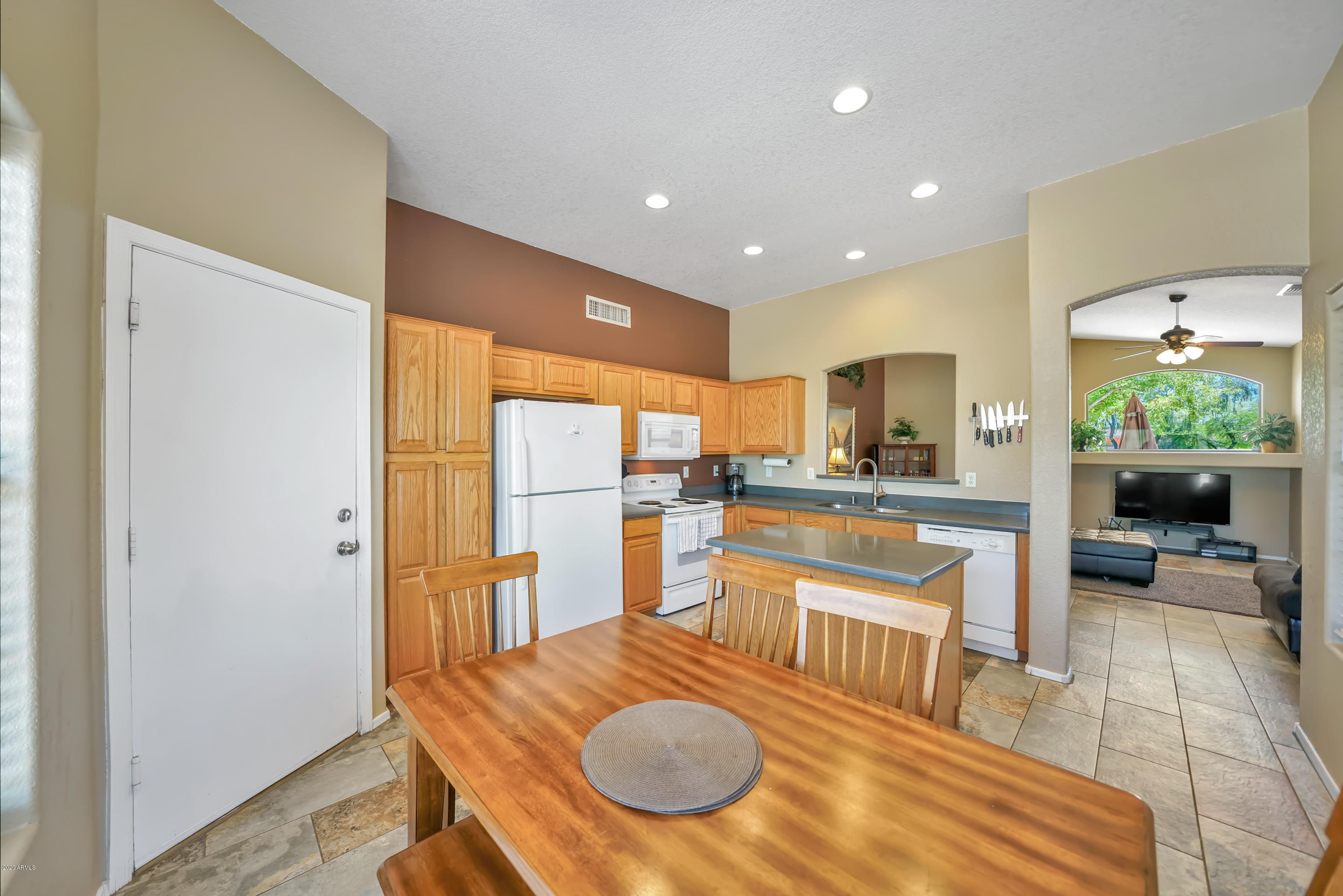 13343 West Boca Raton Road Surprise, AZ 85379 - Photo 8 of 27 DSC03461
