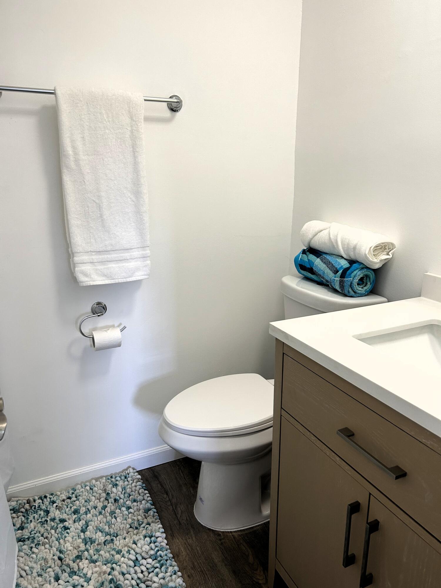 1427 Riverside Circle Wellington, FL 33414 - Photo 7 of 9 Bathroom 2