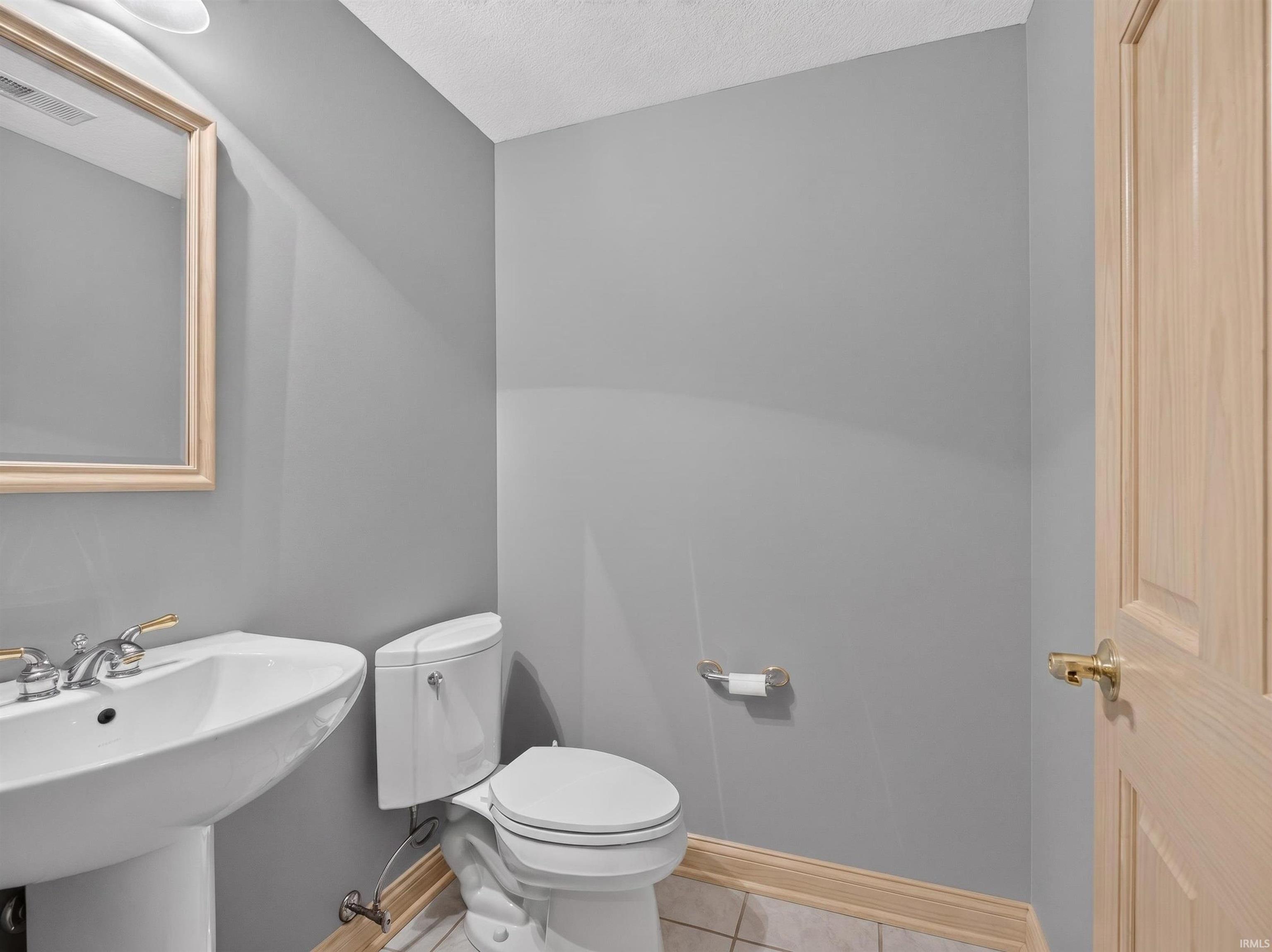 1341 Hartzell Road New Haven, IN 46774 - Photo 20 of 34 Gallery Image 20