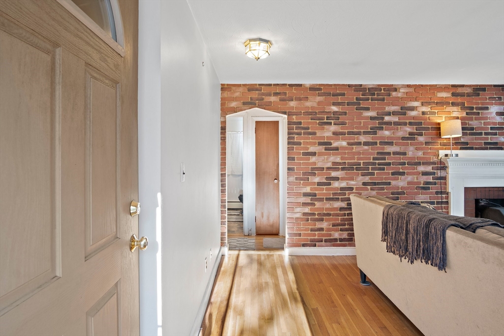 94 Cambridge Road Woburn, MA 01801 - Photo 5 of 32 Gallery Image 5