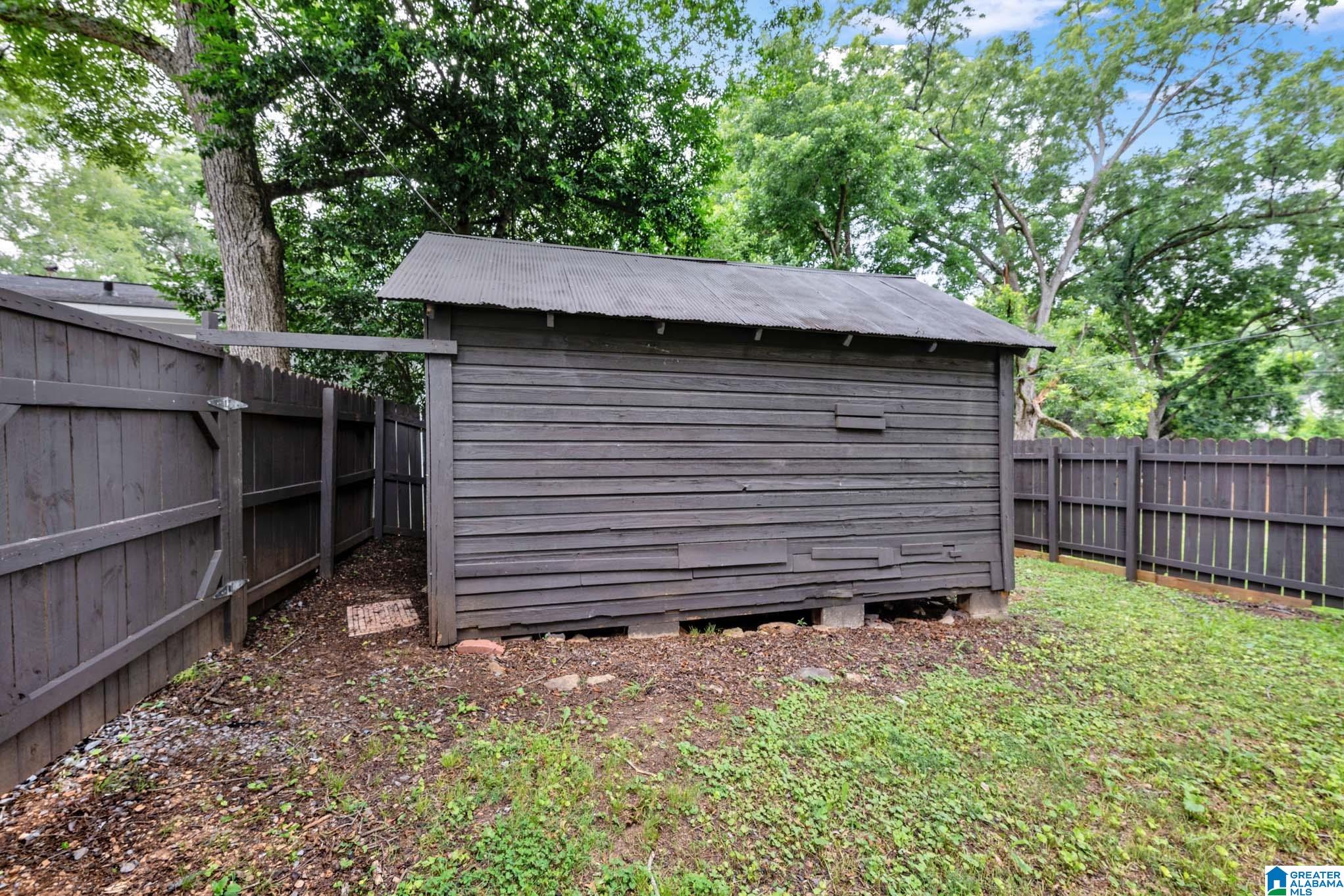 210 East Spring Street Sylacauga, AL 35150 - Photo 12 of 35
