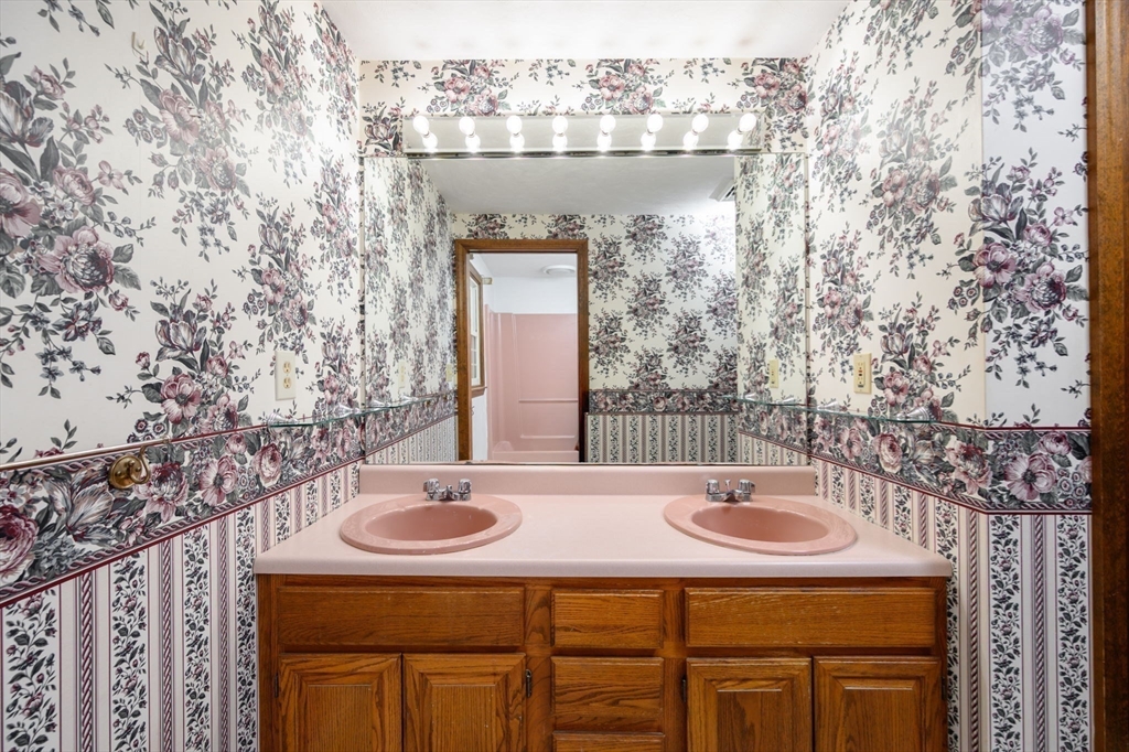 51 Oletree Road Pembroke, MA 02359 - Photo 24 of 35