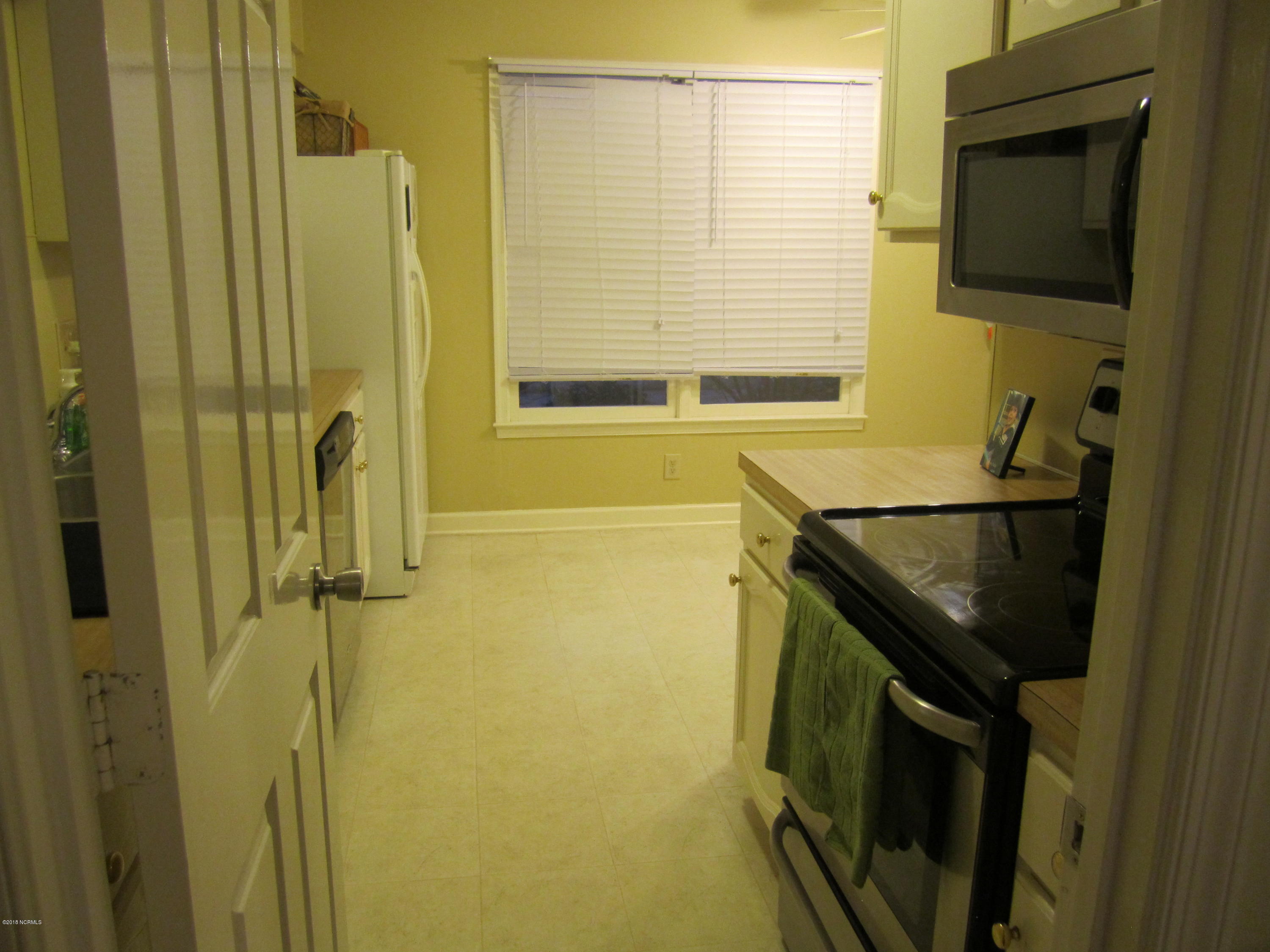 1855 U Quail Ridge Road Greenville, NC 27858 - Photo 7 of 45 Kitchen 5