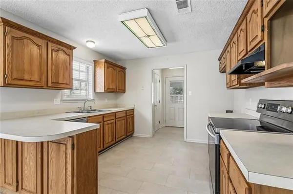 $2,300 | 121 Pleasant Valley Drive, Des Allemands, LA 70030