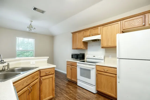 $1,295 | 3201 El Salido Parkway, Unit 121, Cedar Park, TX 78613