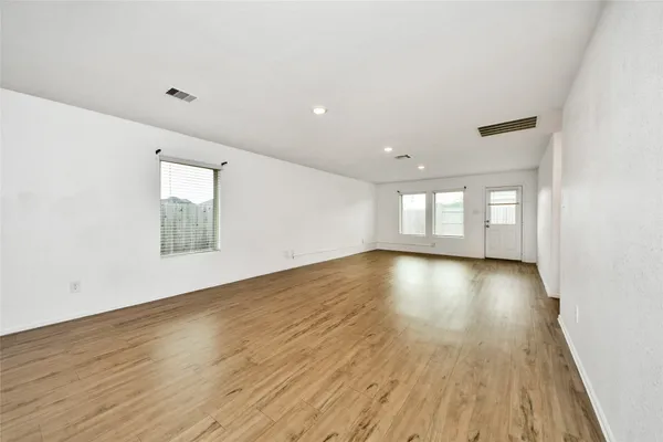 $2,100 | 18915 Sorento Bay Lane, Hockley, TX 77447