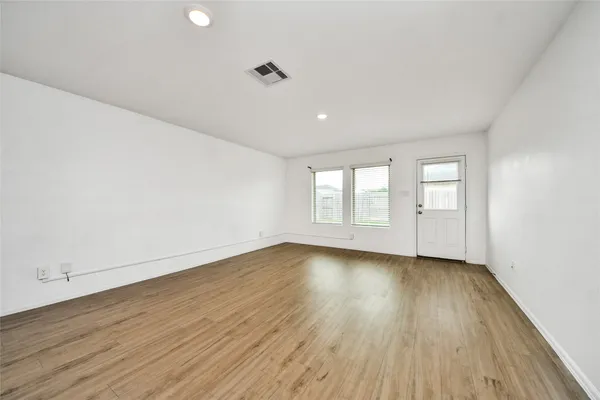 $2,100 | 18915 Sorento Bay Lane, Hockley, TX 77447