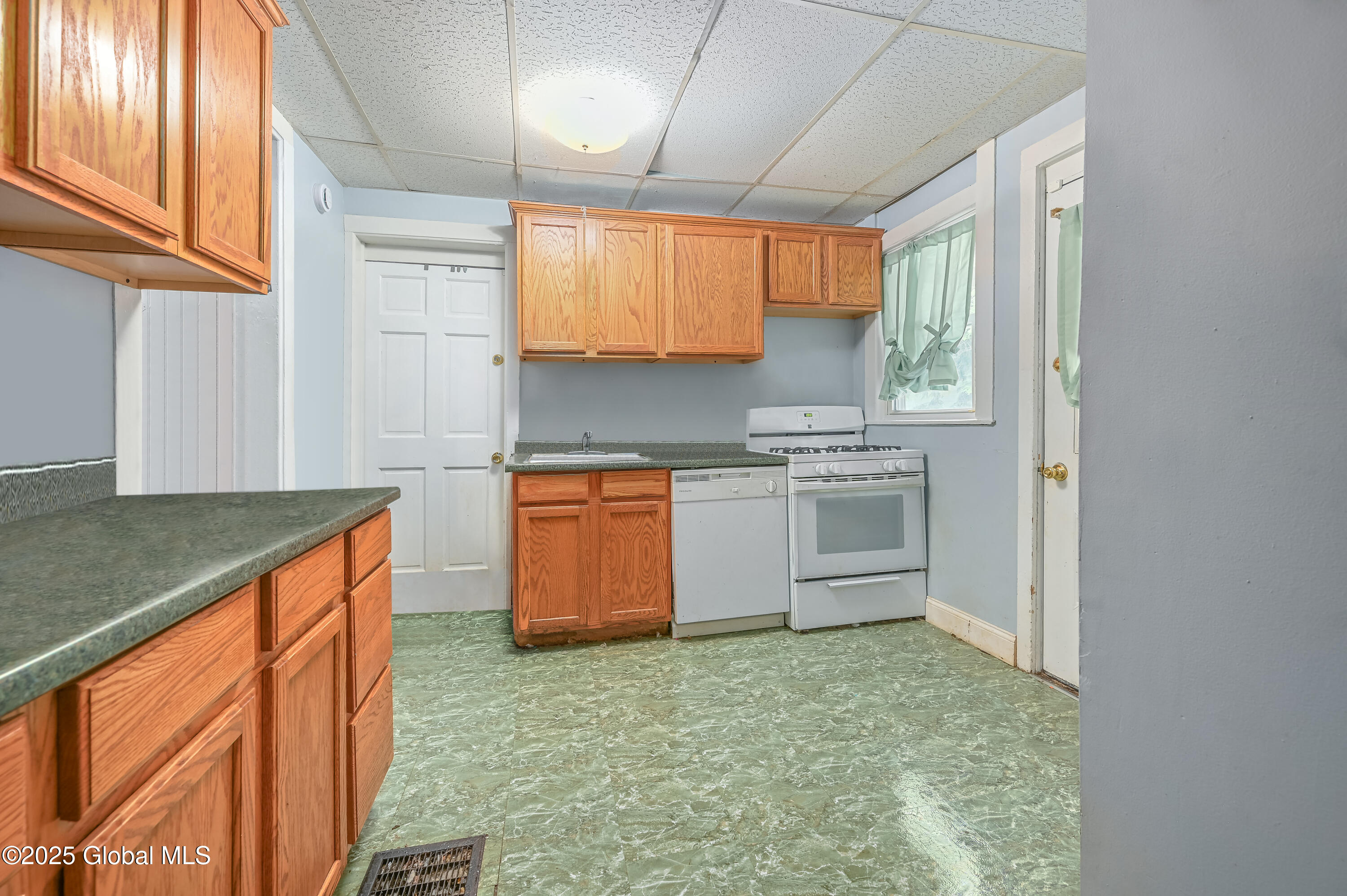 31 Cedar Street Oneonta, NY 13820 - Photo 22 of 78 31 Cedar St_ Oneonta Camera Flex Ready