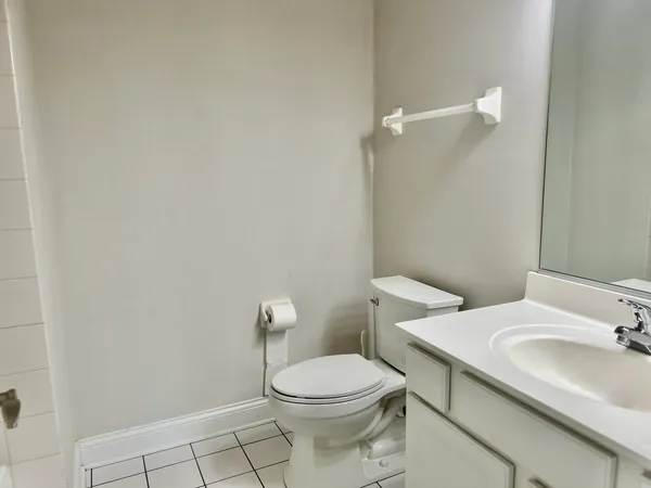 $2,000 | 31 Foxcroft Road, Unit 207, Naperville, IL 60565