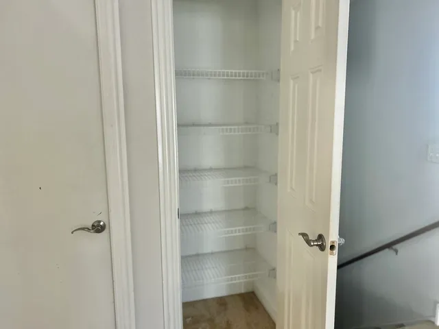 $2,000 | 31 Foxcroft Road, Unit 207, Naperville, IL 60565