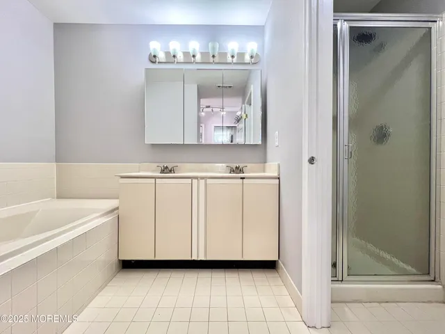 $3,600 | 163 Colony Lane, Manalapan, NJ 07726