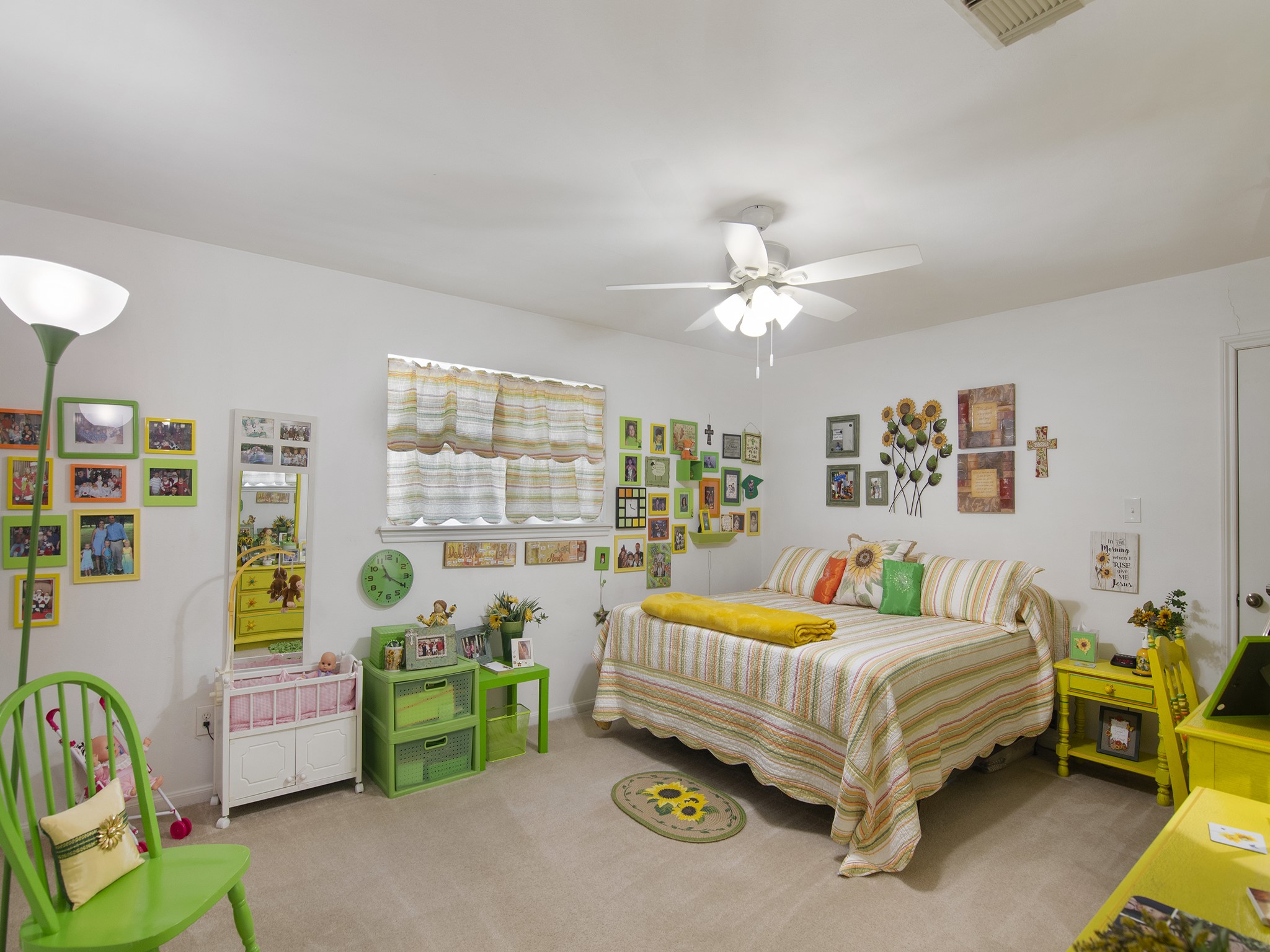 532 Raleigh Drive Conroe, TX 77302 - Photo 26 of 40 Just a note that all bedrooms feature plush carpeting, perfect for warmth, comfort and absorbs sound making for a quieter space.