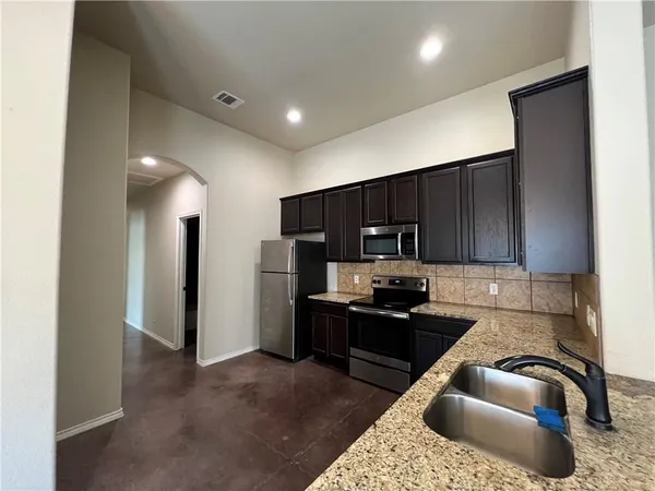 $1,695 | 179 Joanne Loop, Unit A, Buda, TX 78610