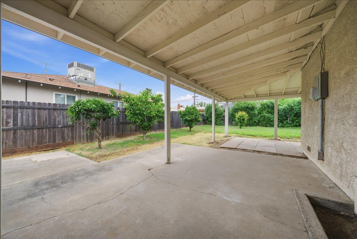 2509 Ganzan Way Rancho Cordova, CA 95670 - Photo 20 of 33 a view of backyard with green space