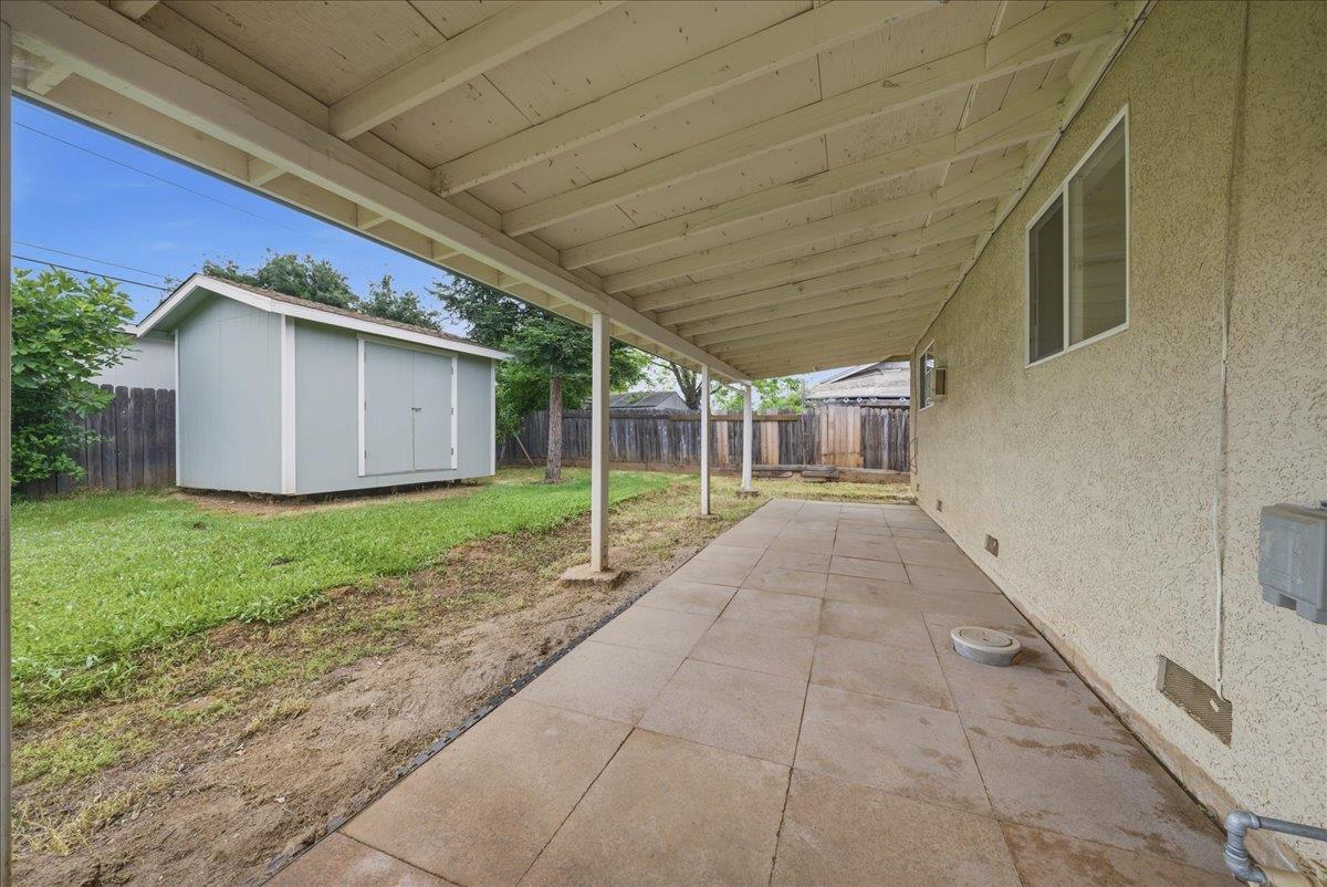 2509 Ganzan Way Rancho Cordova, CA 95670 - Photo 21 of 33 a view of a house with backyard and garden