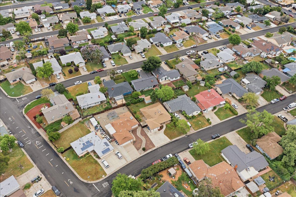 2509 Ganzan Way Rancho Cordova, CA 95670 - Photo 28 of 33 an aerial view of residential houses with outdoor space
