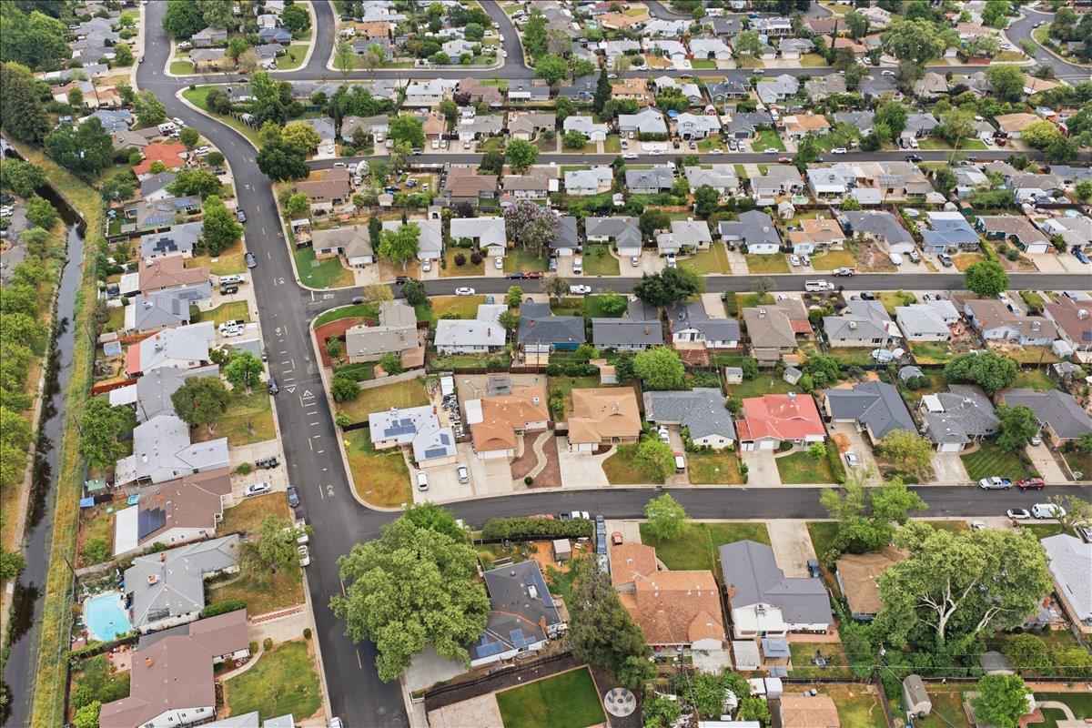 2509 Ganzan Way Rancho Cordova, CA 95670 - Photo 29 of 33 an aerial view of a city
