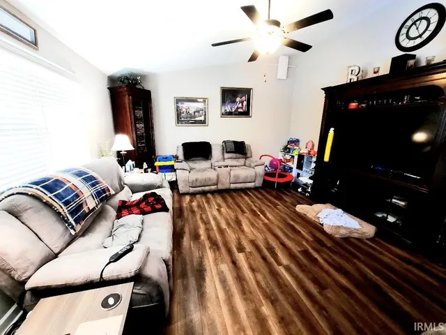 $359,900 | 1817 North Lake Forest Drive, Yorktown, IN 47396