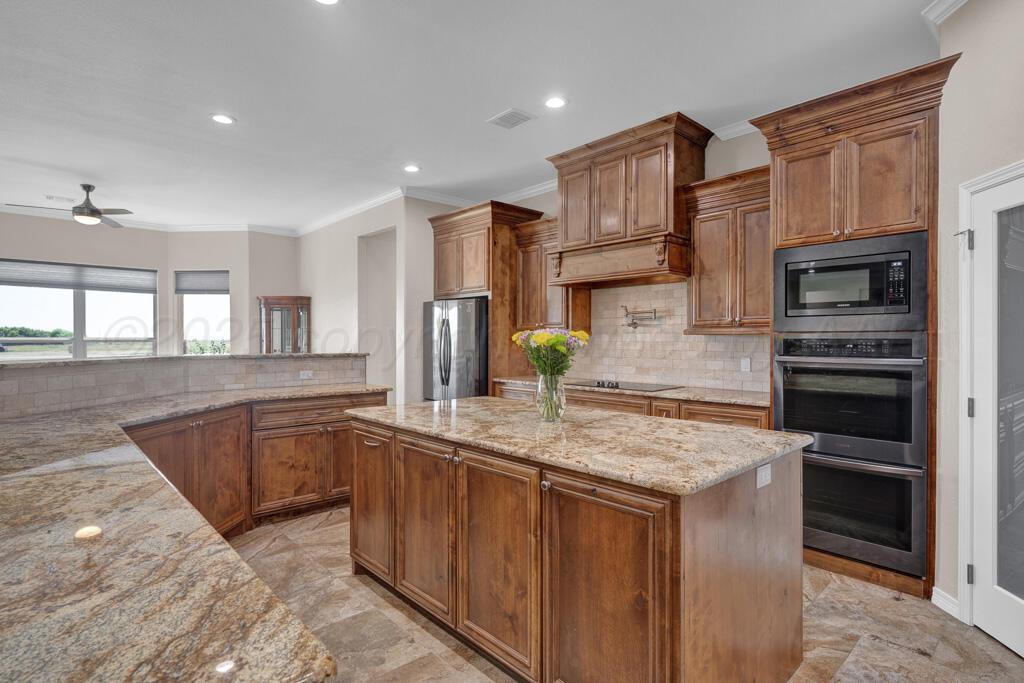 10855 Travis Lane Dumas, TX 79029 - Photo 10 of 40 kitchen 5
