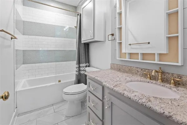 $4,500 | 5839 Lakeview Lane, Lake Charles, LA 70605