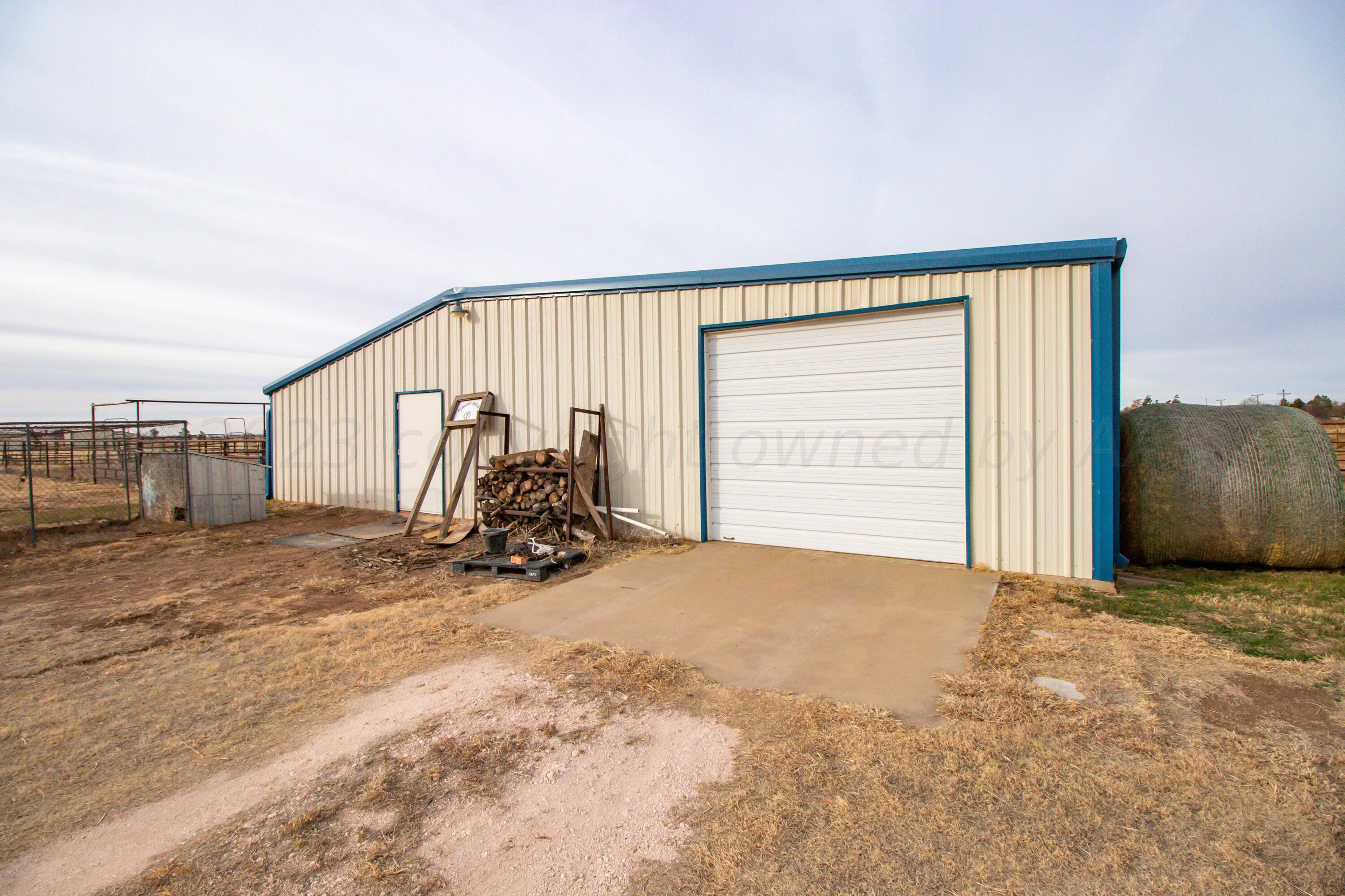 15212 Halsey Trail Amarillo, TX 79118 - Photo 35 of 47 a view of a livingroom with workspace