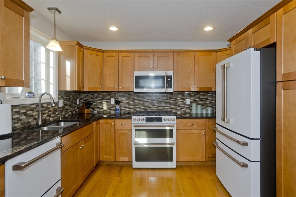 23 Daisy Lane Ludlow, MA 01056 - Photo 14 of 42