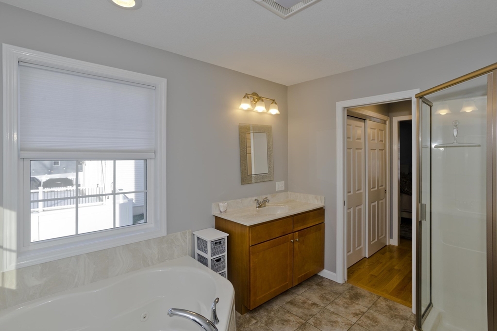 23 Daisy Lane Ludlow, MA 01056 - Photo 19 of 42