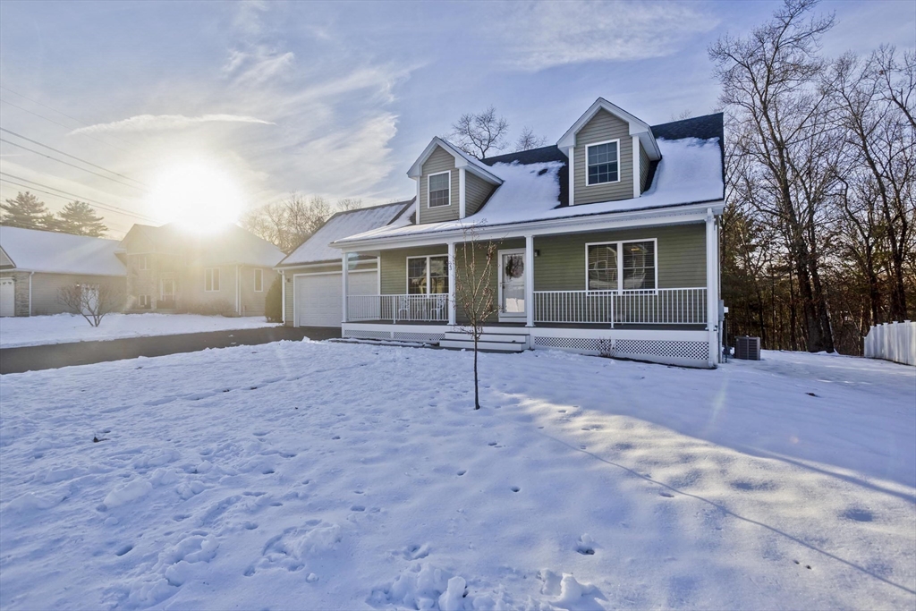 23 Daisy Lane Ludlow, MA 01056 - Photo 3 of 42