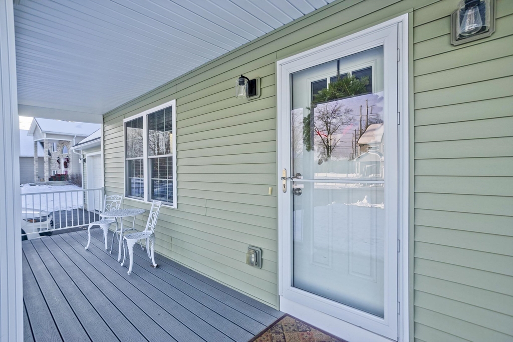 23 Daisy Lane Ludlow, MA 01056 - Photo 4 of 42