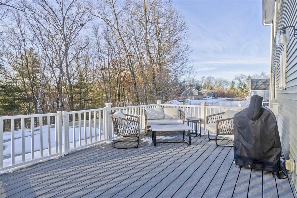 23 Daisy Lane Ludlow, MA 01056 - Photo 8 of 42