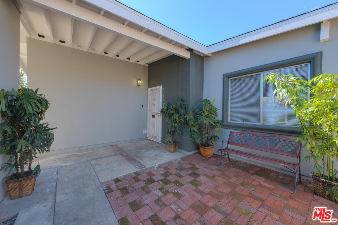7733 Rhea Avenue Reseda, CA 91335 - Photo 3 of 15 Gallery Image 3