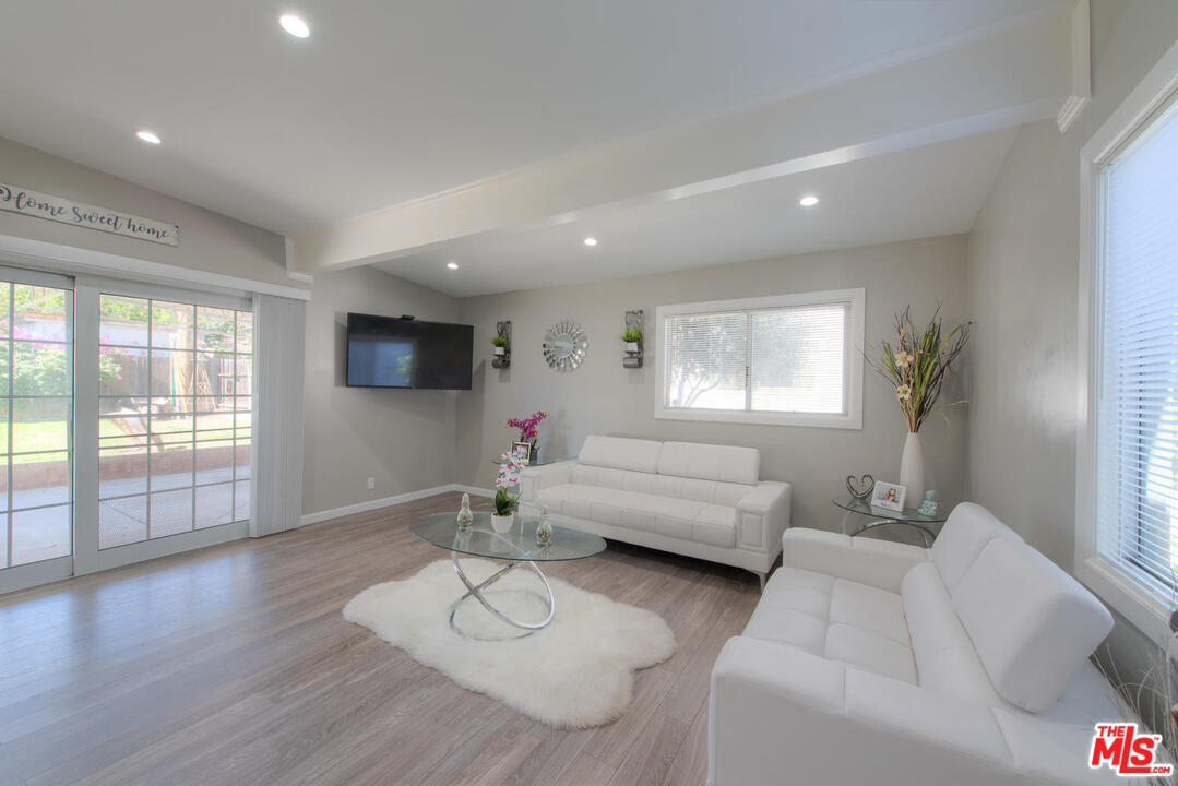 7733 Rhea Avenue Reseda, CA 91335 - Photo 5 of 15 Gallery Image 5