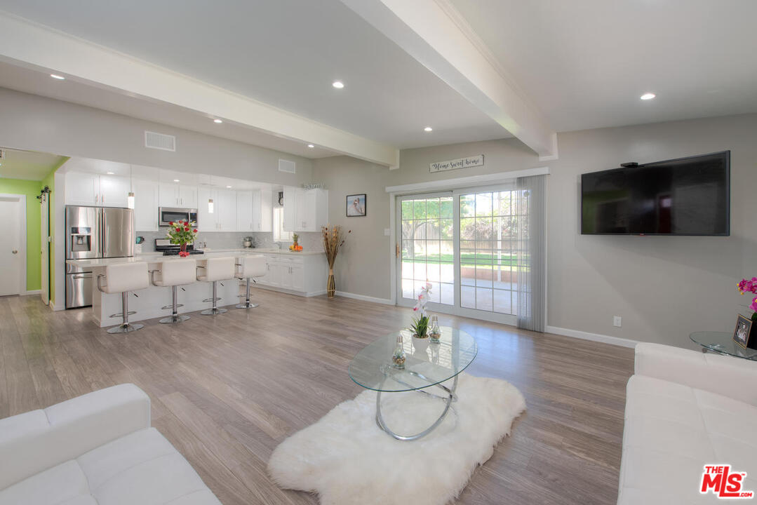 7733 Rhea Avenue Reseda, CA 91335 - Photo 6 of 15 Gallery Image 6
