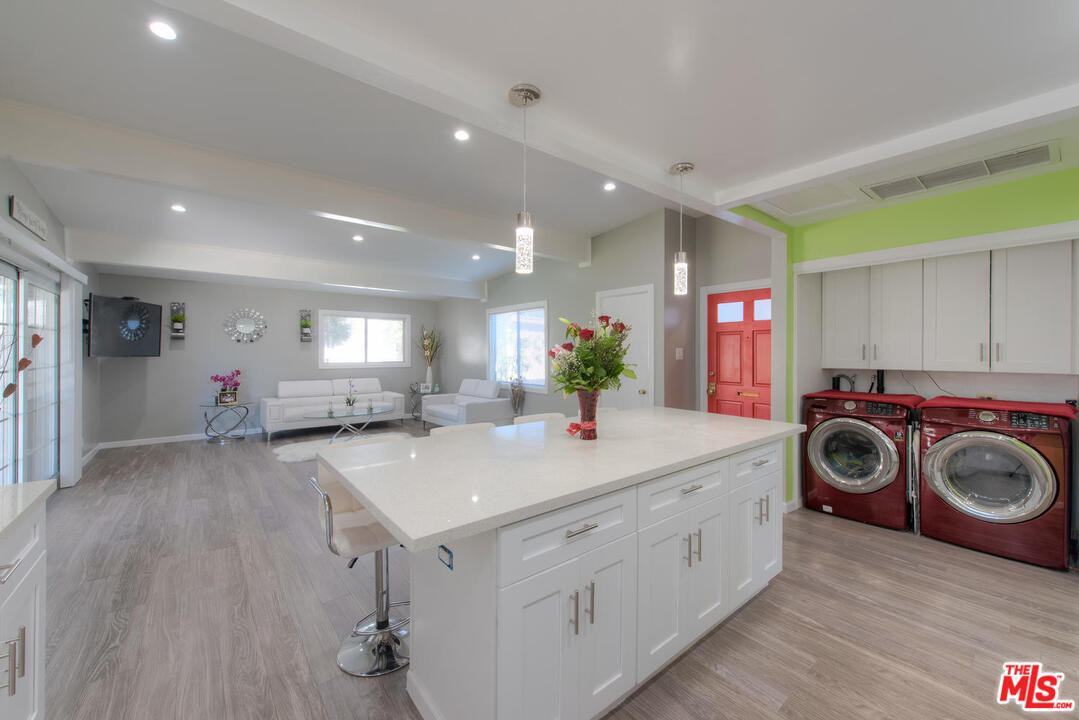 7733 Rhea Avenue Reseda, CA 91335 - Photo 10 of 15 Gallery Image 10