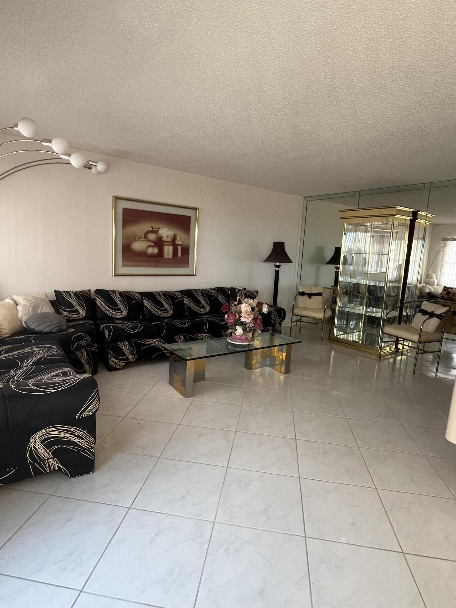 4063 Wolverton East Boca Raton, FL 33434 - Photo 2 of 16 4063 w 011