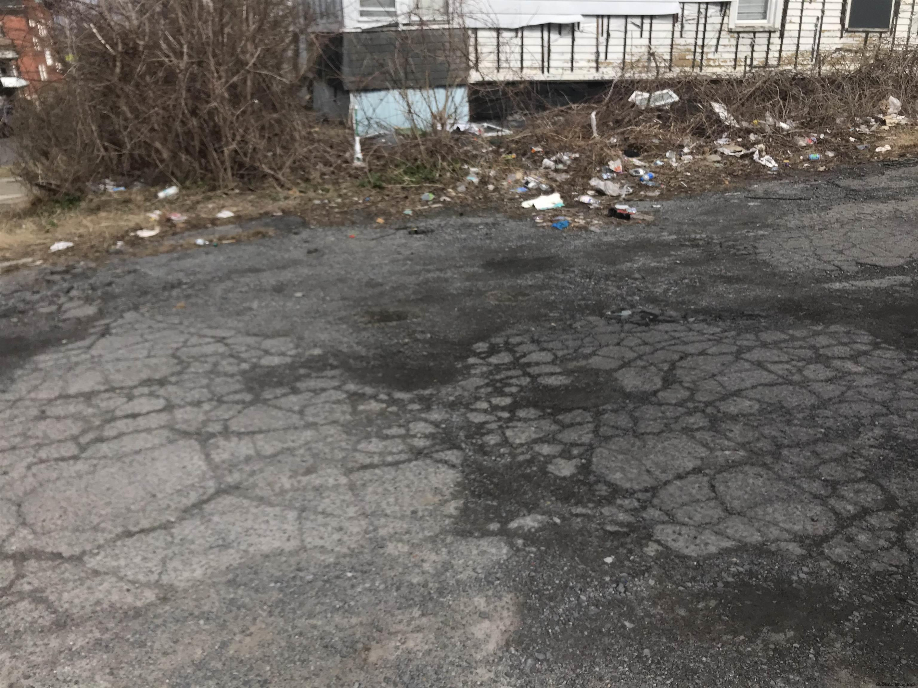 633 Lansing Street Schenectady, NY 12303 - Photo 3 of 10 Photo 4