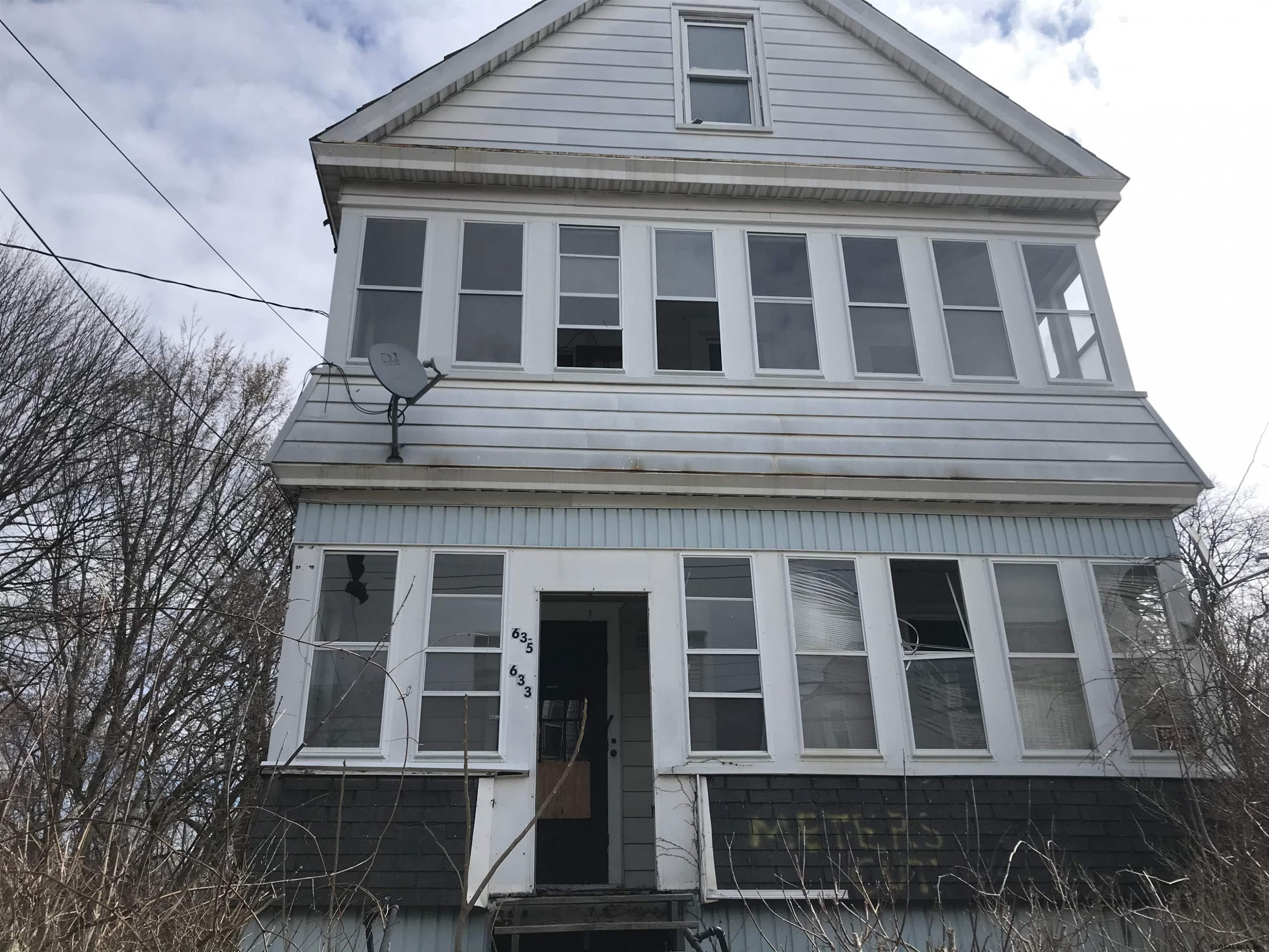 633 Lansing Street Schenectady, NY 12303 - Photo 4 of 10 Photo 5