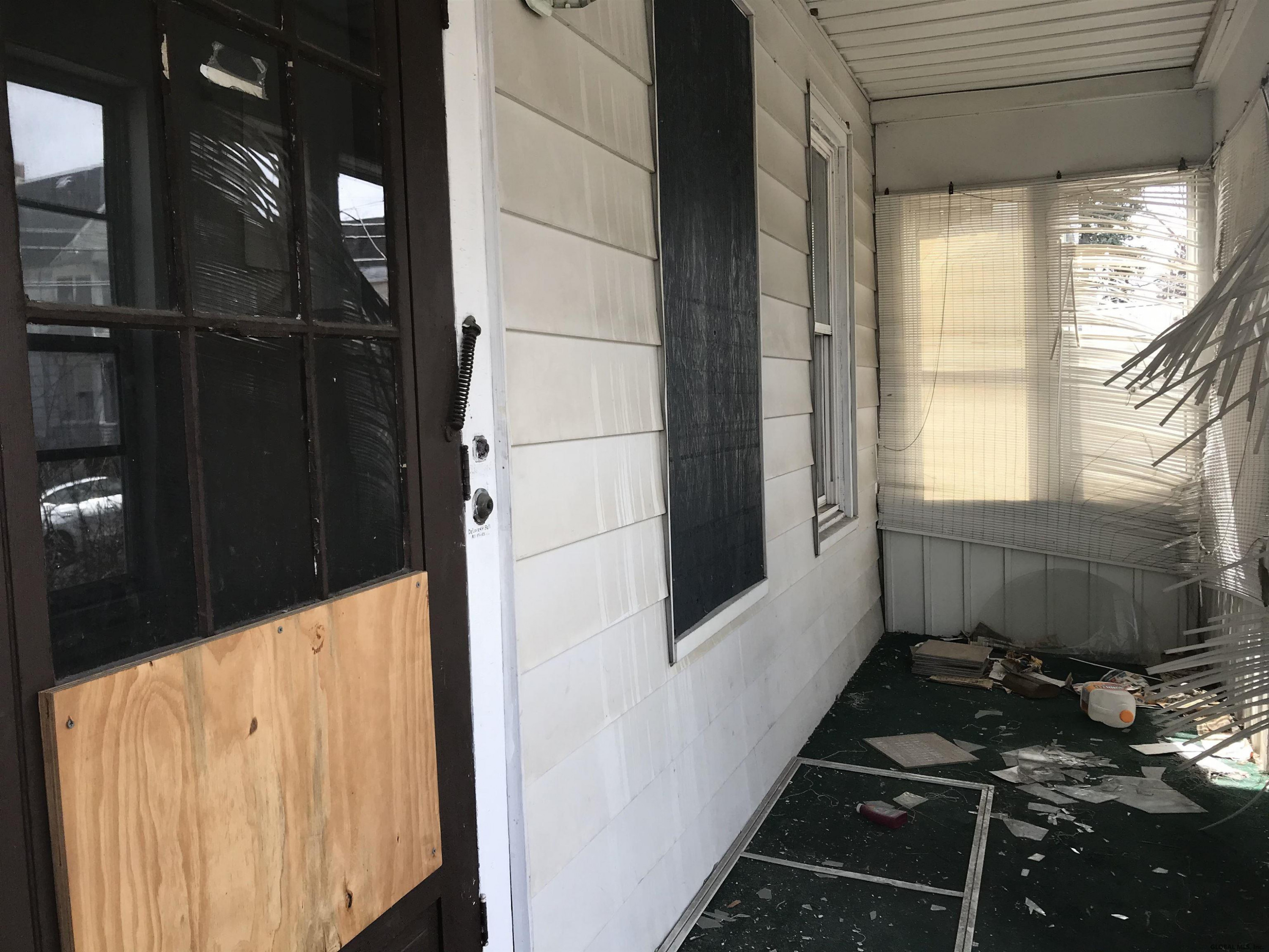 633 Lansing Street Schenectady, NY 12303 - Photo 6 of 10 Photo 7