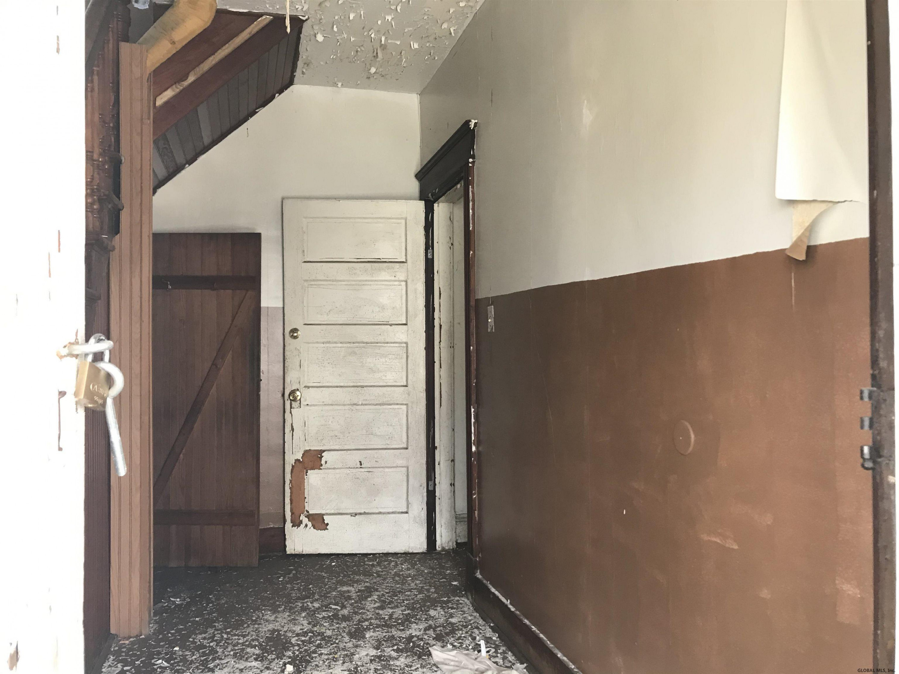 633 Lansing Street Schenectady, NY 12303 - Photo 7 of 10 Photo 8
