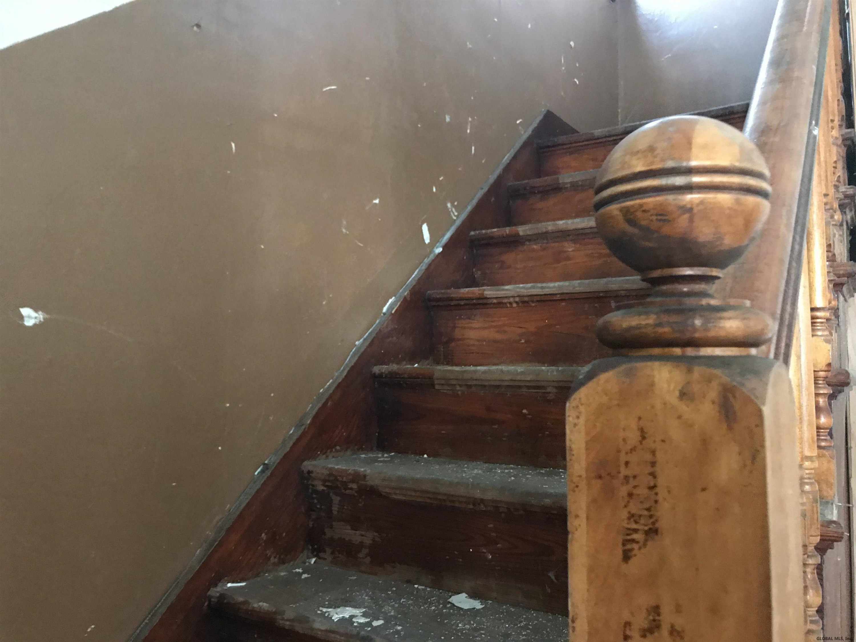 633 Lansing Street Schenectady, NY 12303 - Photo 8 of 10 Photo 9