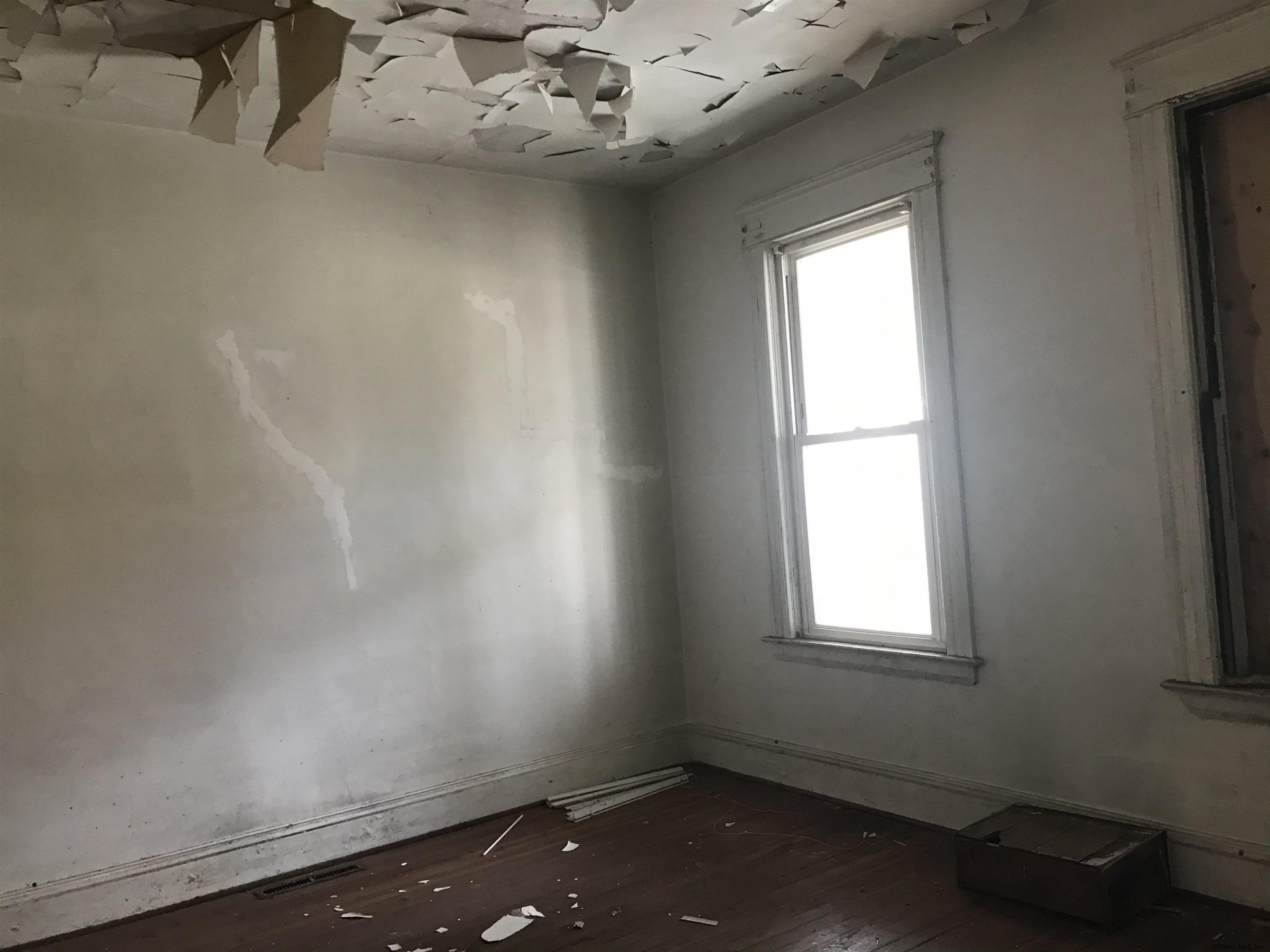 633 Lansing Street Schenectady, NY 12303 - Photo 9 of 10 Photo 11