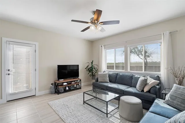 $1,725 | 613 White Steppe Way, Georgetown, TX 78626