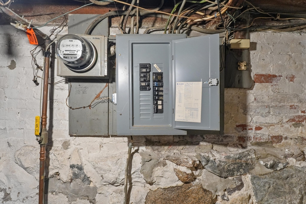 75 Grove Street Lynn, MA 01905 - Photo 26 of 38 a front view of a house