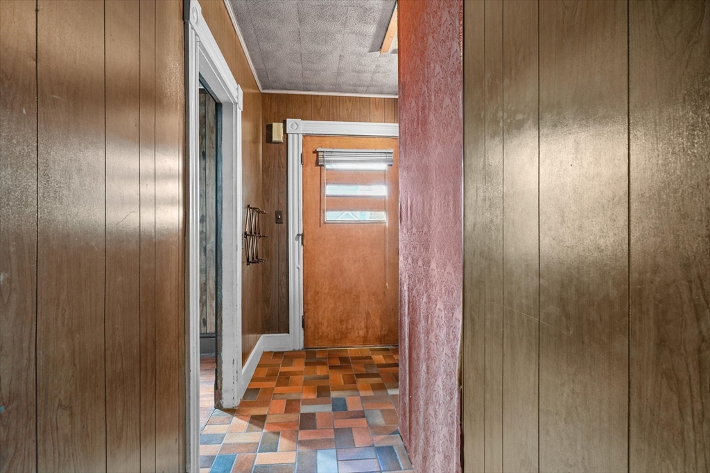 75 Grove Street Lynn, MA 01905 - Photo 4 of 38 a view of bathroom with shower