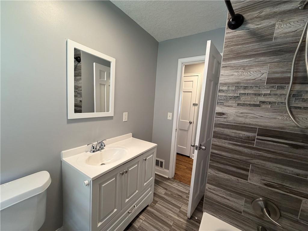 9612 Holmes Road Kansas City, MO 64131 - Photo 12 of 33