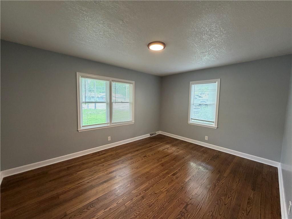 9612 Holmes Road Kansas City, MO 64131 - Photo 15 of 33