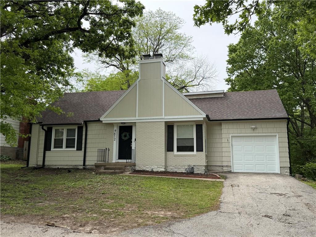 9612 Holmes Road Kansas City, MO 64131 - Photo 2 of 33